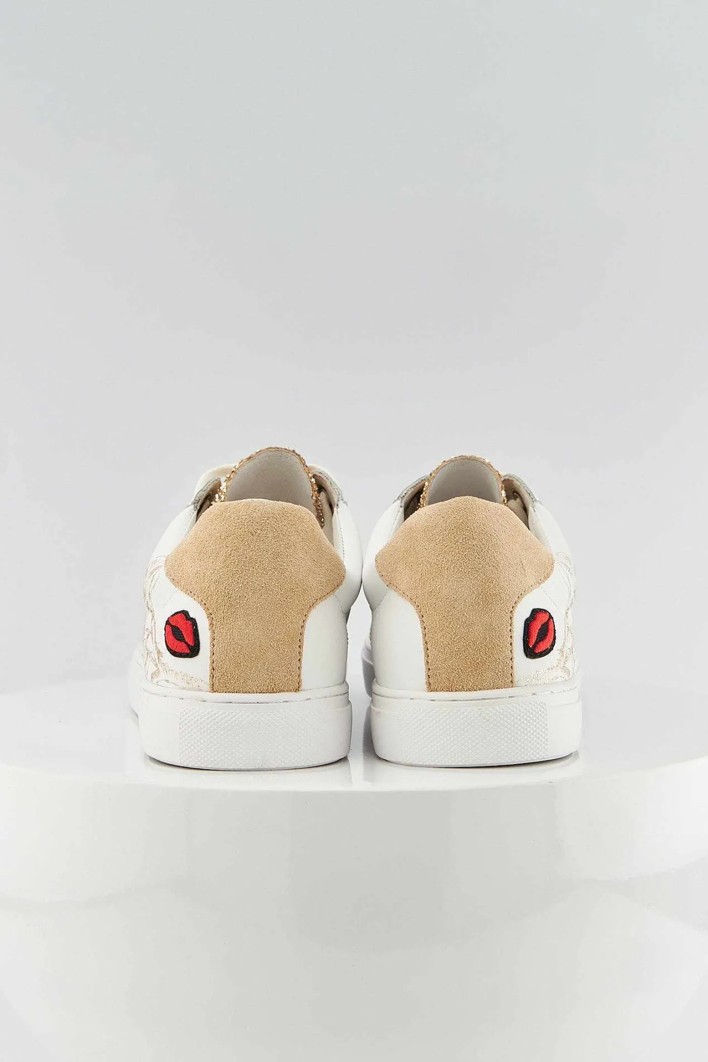 Simone